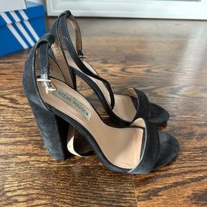 Steve Madden suede Carrson heels